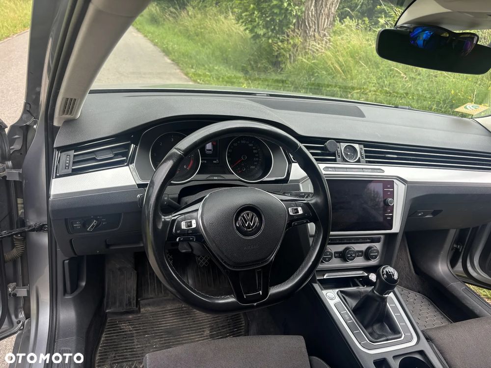 Volkswagen Passat - 7