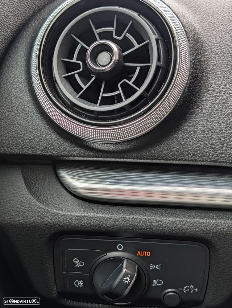 Audi A3 Sportback 1.6 TDI S-line - 26