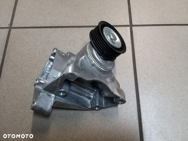 Napinacz paska wielorowkowego FORD FOCUS 1.4/1.6 10.98-03.05