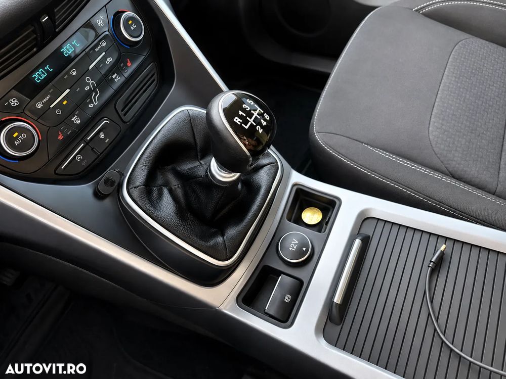 Ford Kuga - 14