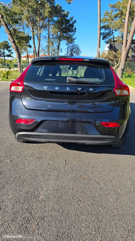 Volvo V40 D2 Momentum - 8