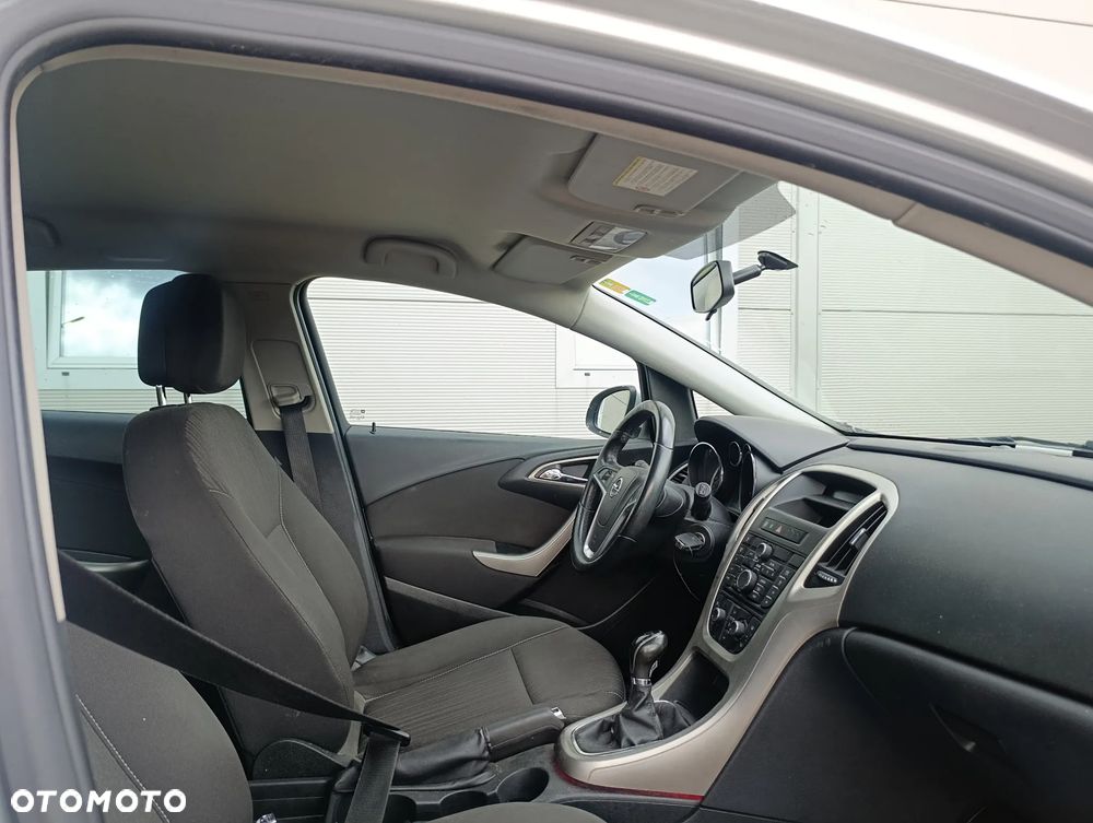 Opel Astra 1.4 Turbo 150 Jahre - 19