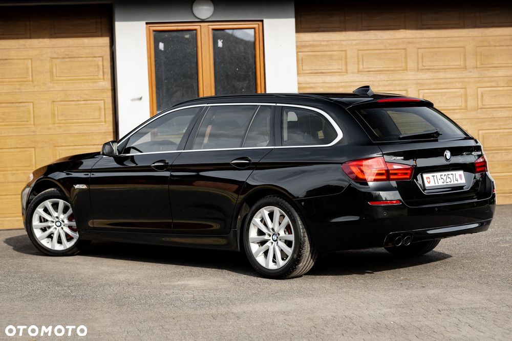 BMW Seria 5 528i xDrive Sport-Aut - 13