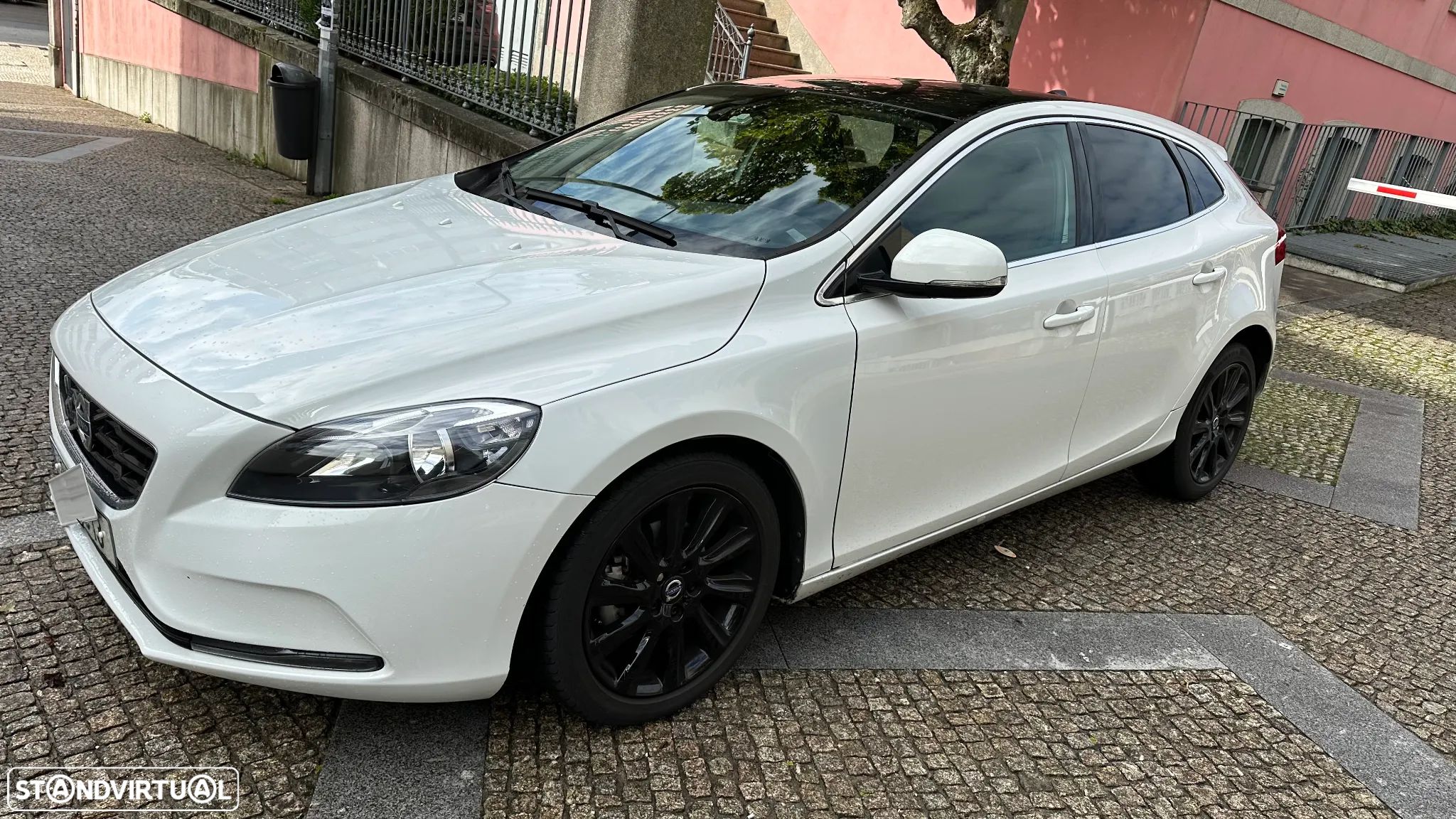 Volvo V40 1.6 D2 R-Design - 1