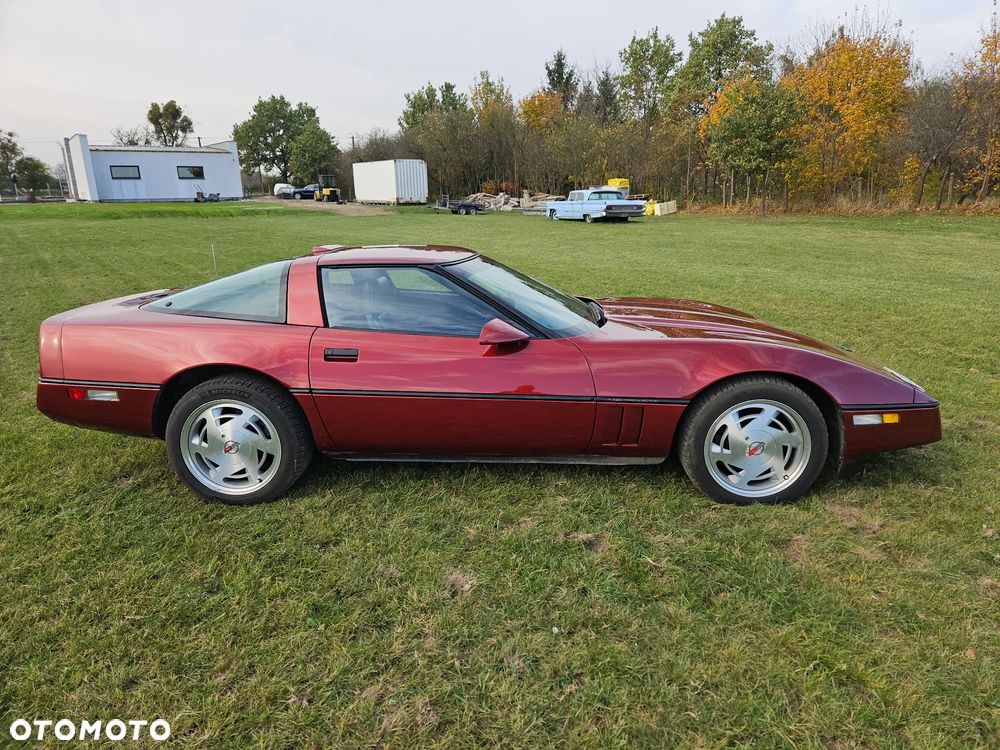 Chevrolet Corvette - 4