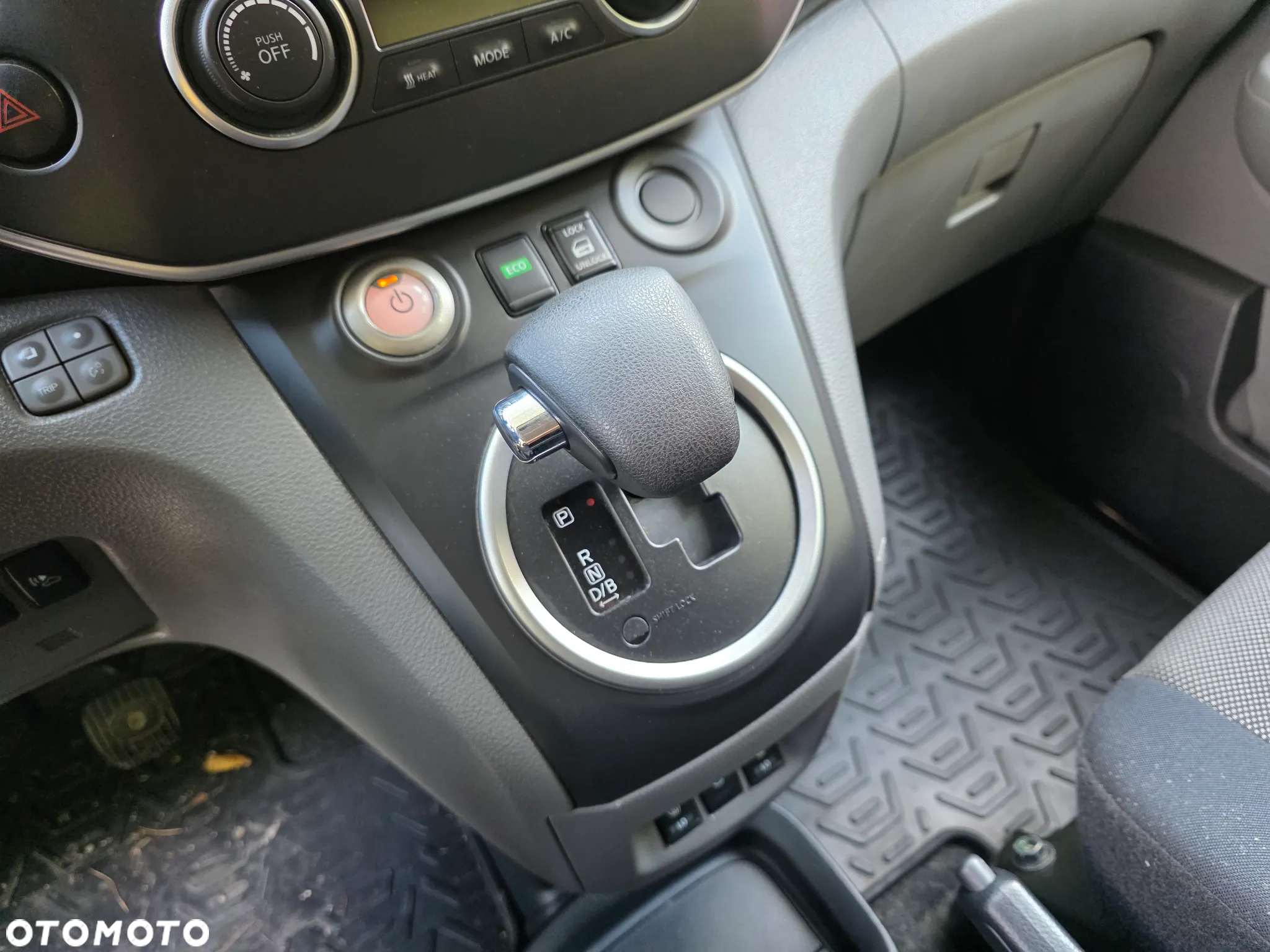 Nissan E-NV200 XL VOLTIA - 13