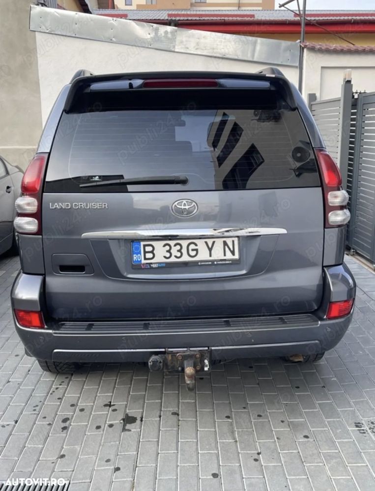 Toyota Land Cruiser - 1