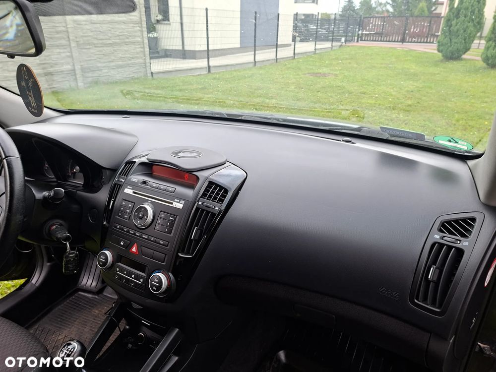 Kia Ceed 2.0 CVVT Spirit - 14