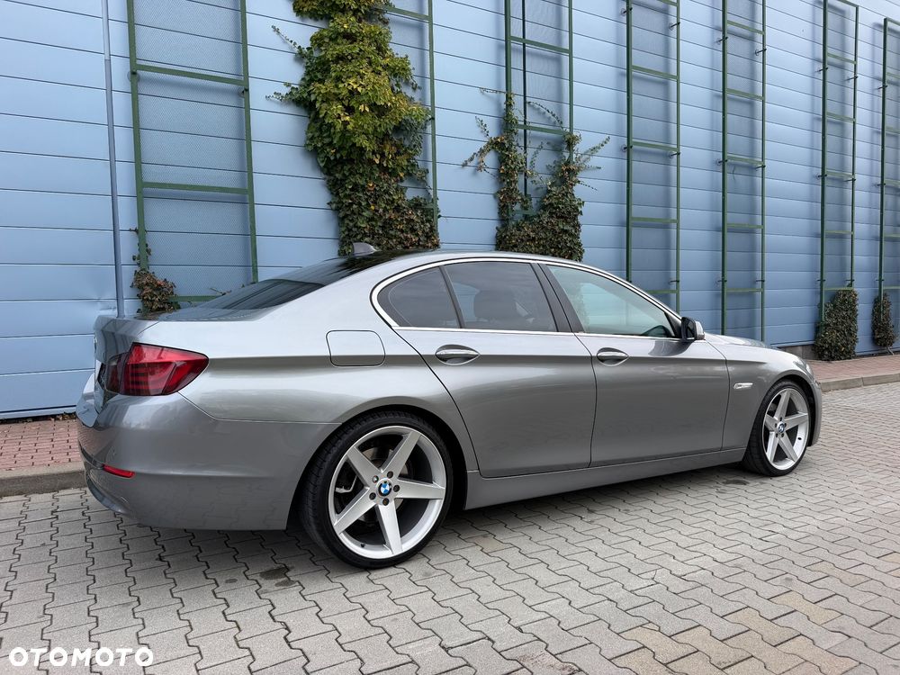 BMW Seria 5 523i - 5