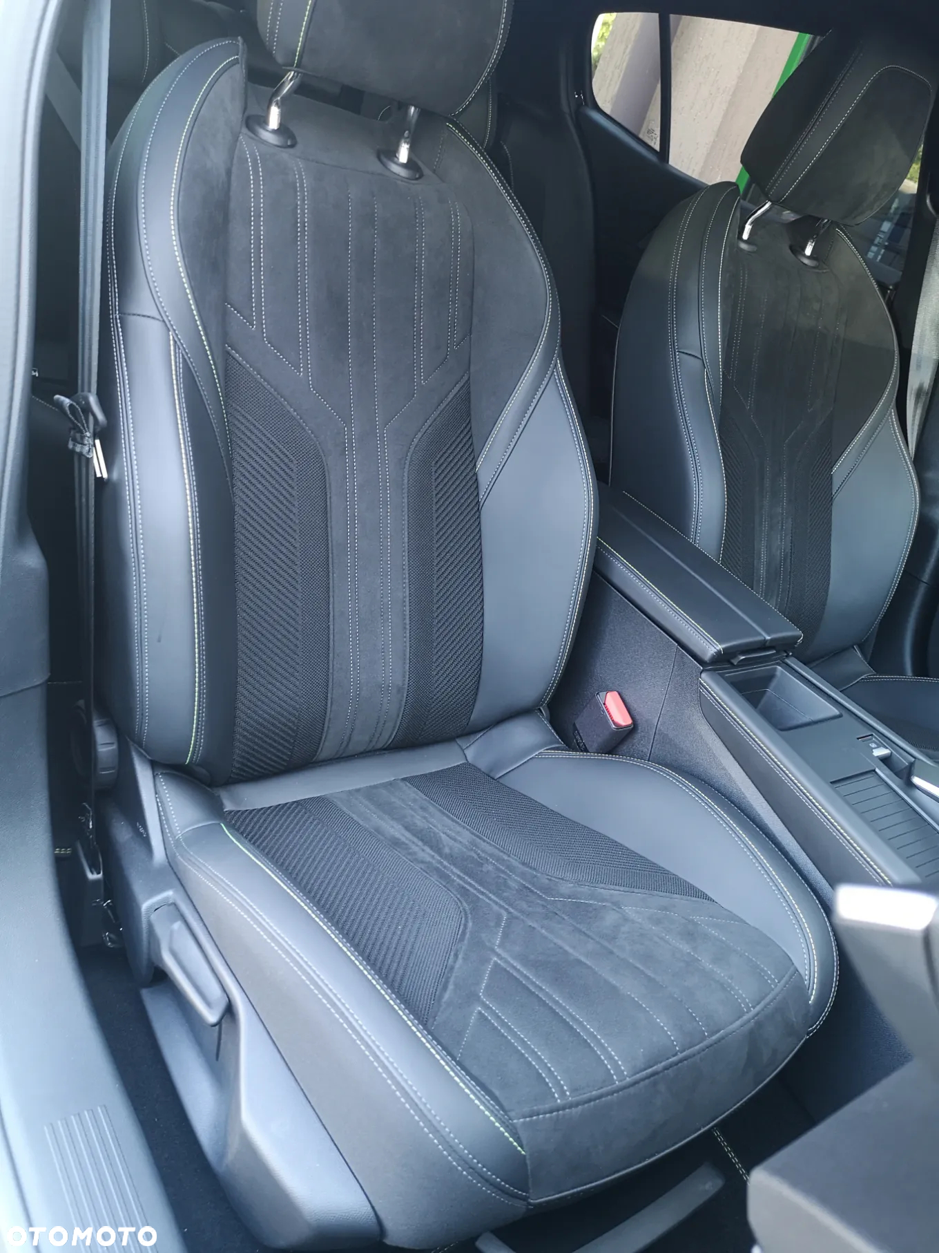 Peugeot 408 1.2 PureTech Allure S&S EAT8 - 23