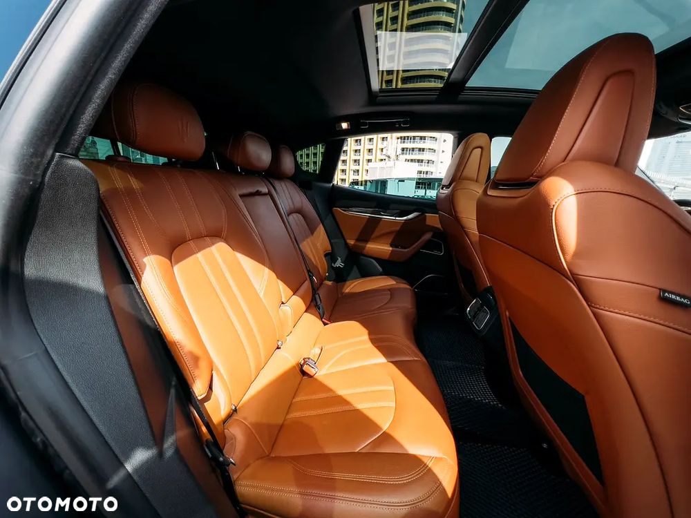 Maserati Levante - 12