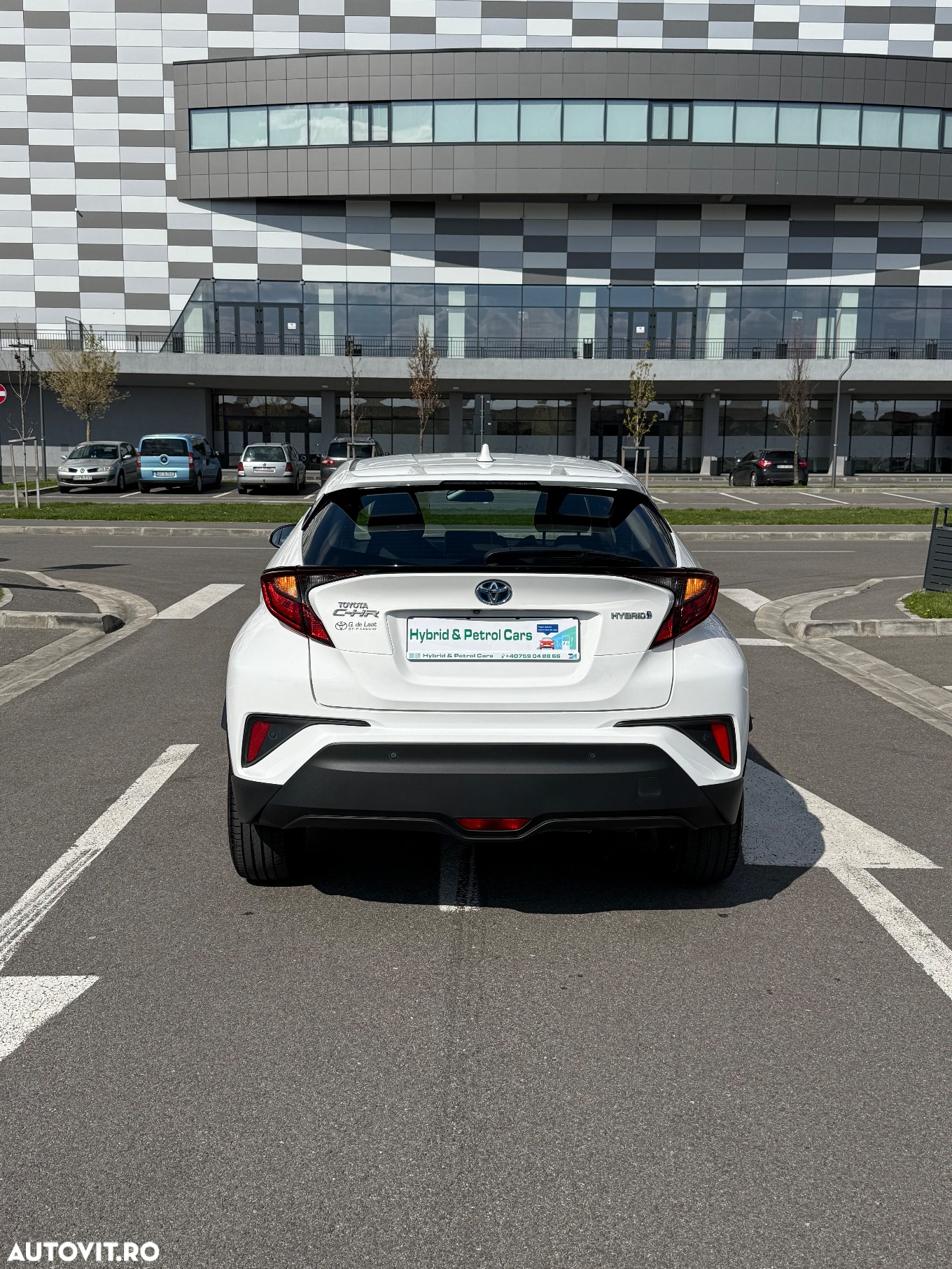 Toyota C-HR 1.8 Hybrid Business Edition - 12