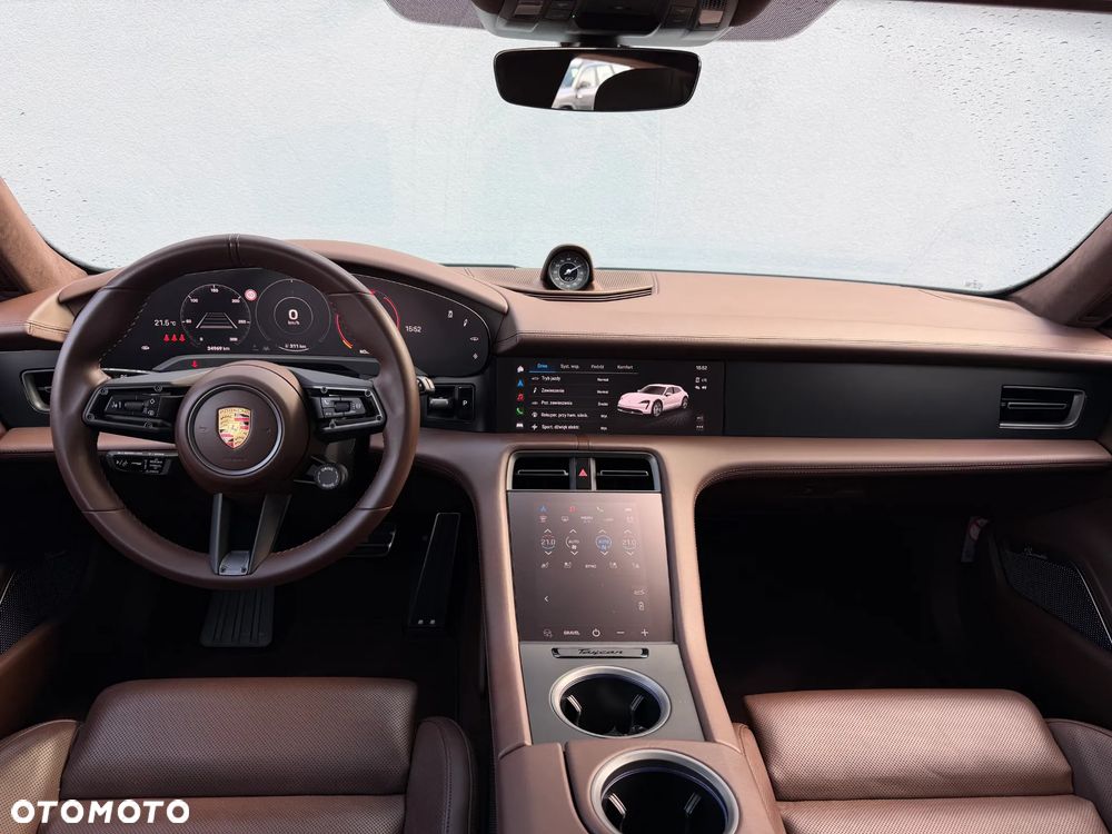 Porsche Taycan - 14