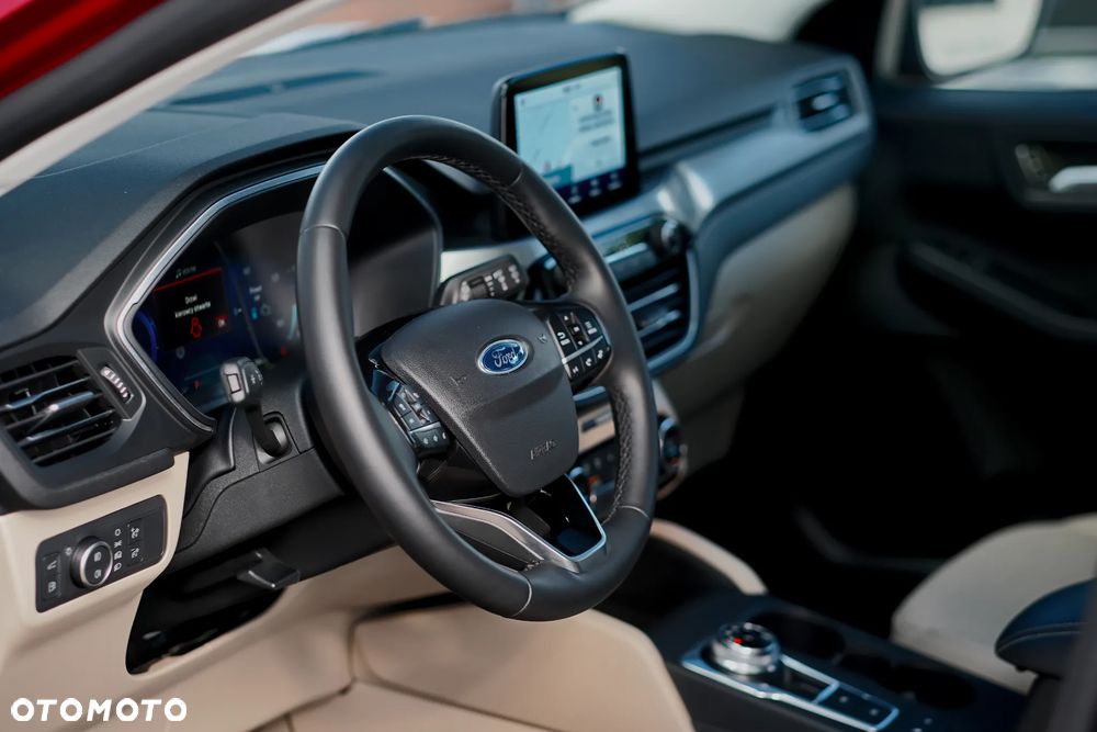 Ford Kuga - 24