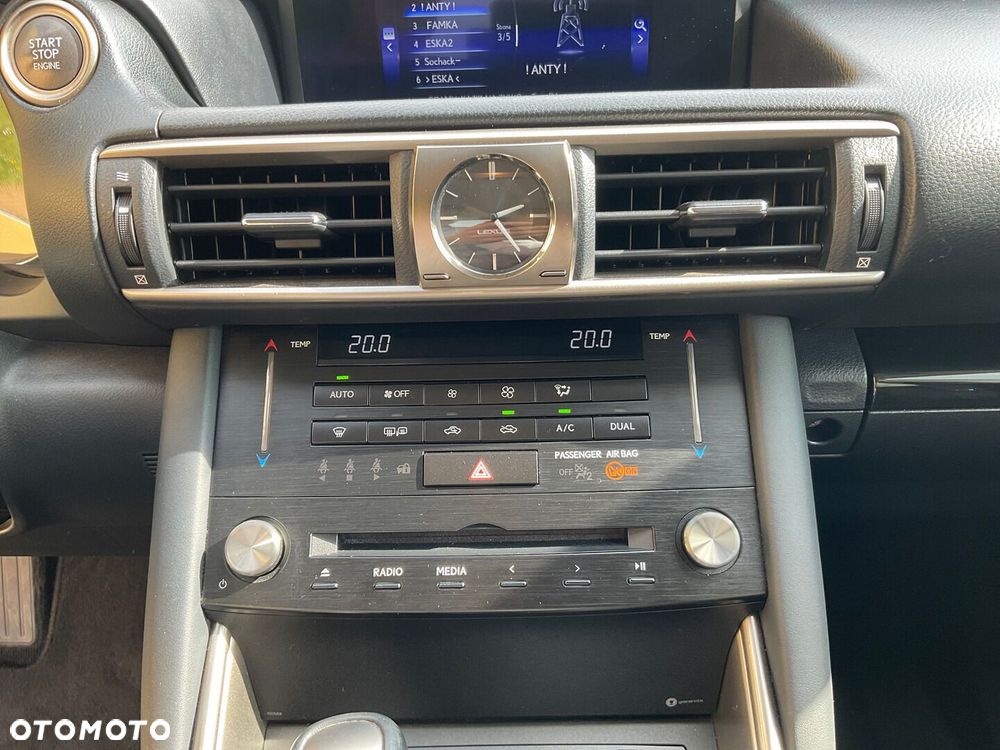 Lexus IS 200t Elegance - 29