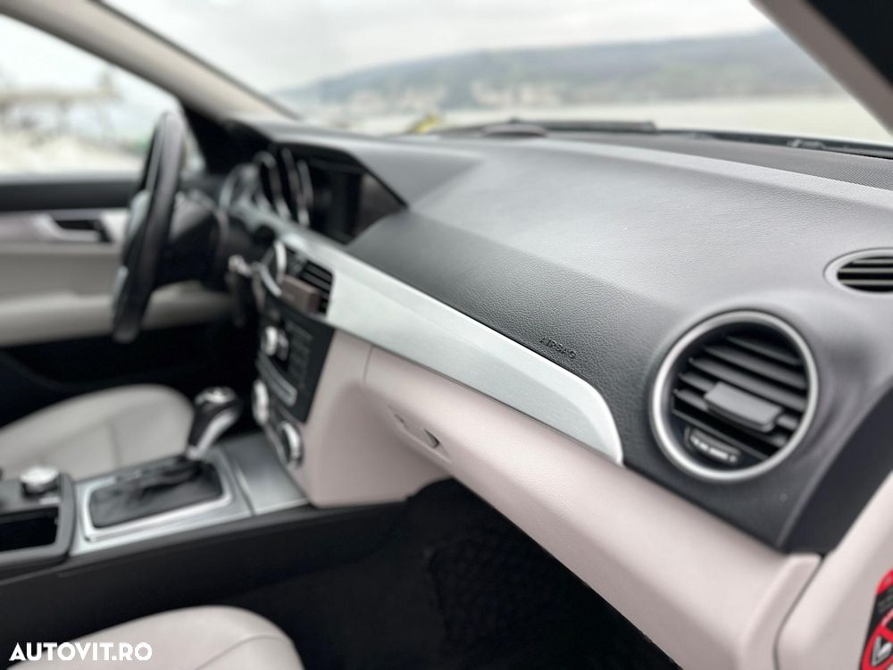 Mercedes-Benz C 200 (BlueEFFICIENCY) 7G-TRONIC Avantgarde - 12