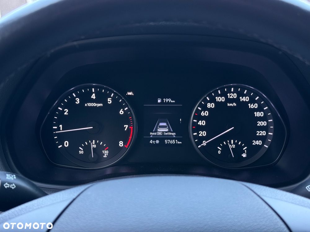 Hyundai i30 1.5 DPI Classic + - 13