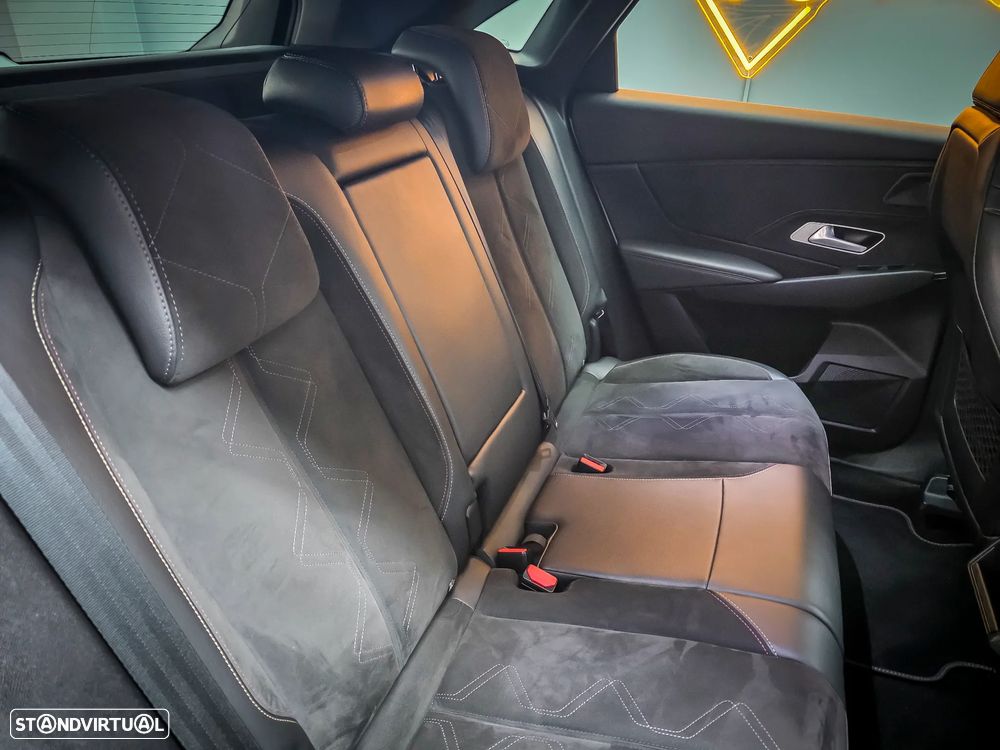 DS DS7 Crossback BlueHDI 130 Aut. Performance Line + - 21