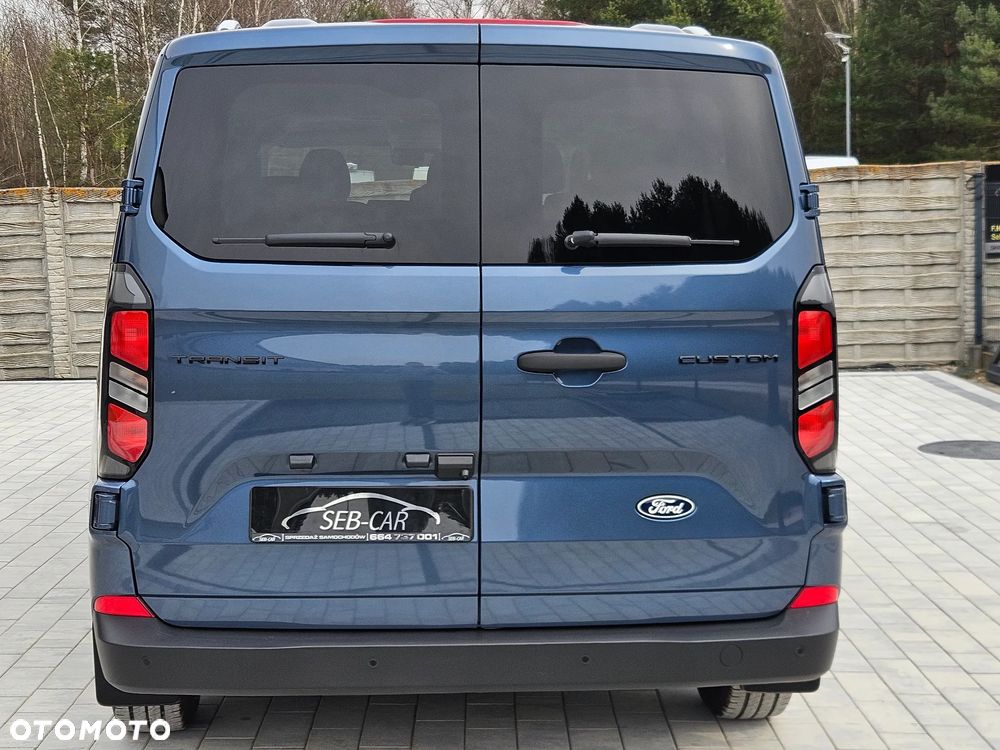 Ford Transit Custom - 11