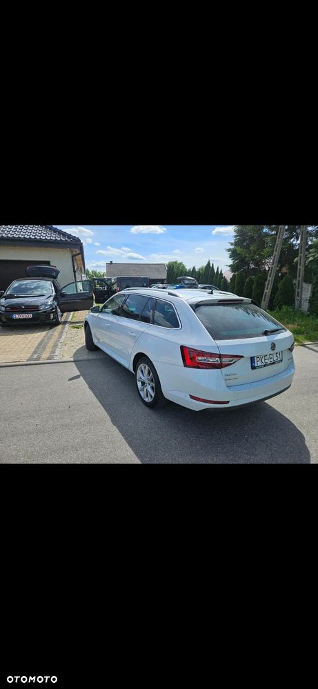 Skoda Superb 2.0 TDI DSG Sportline - 3