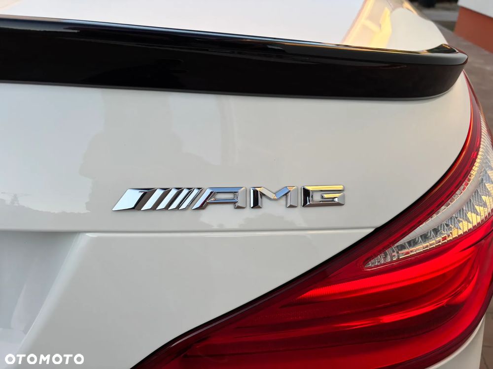 Mercedes-Benz SL 63 AMG - 12