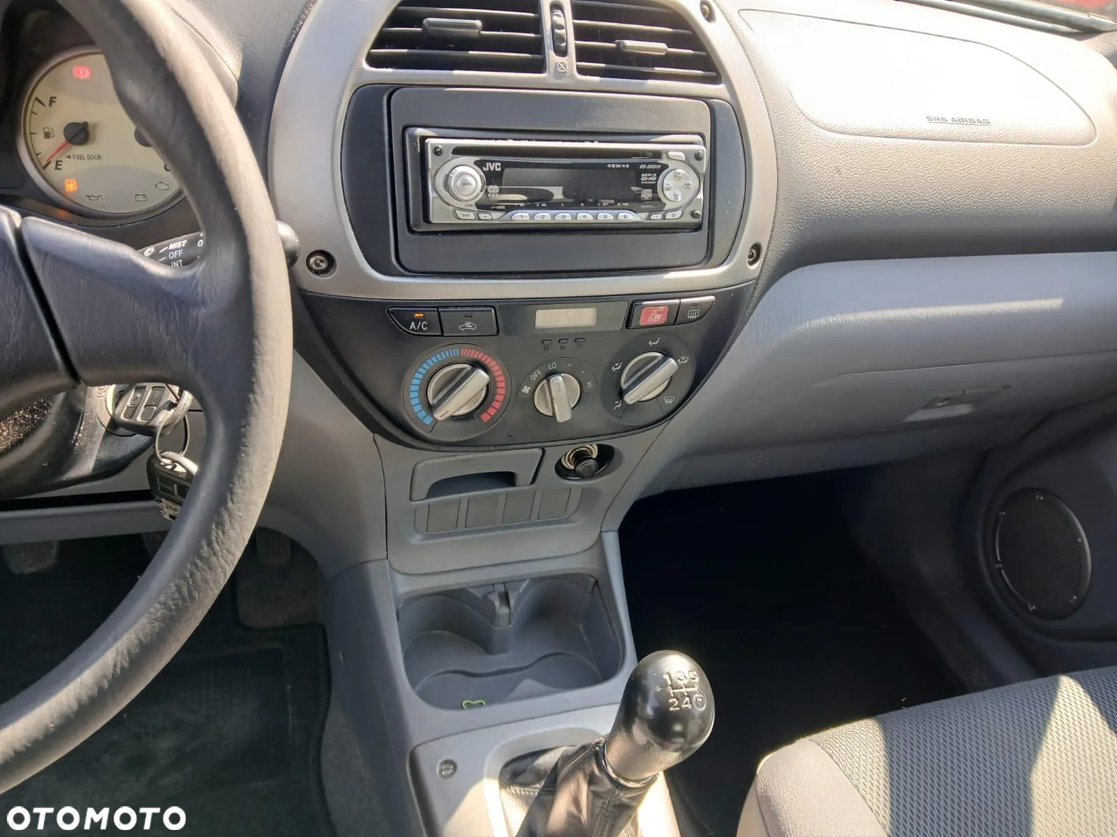 Toyota RAV4 - 10