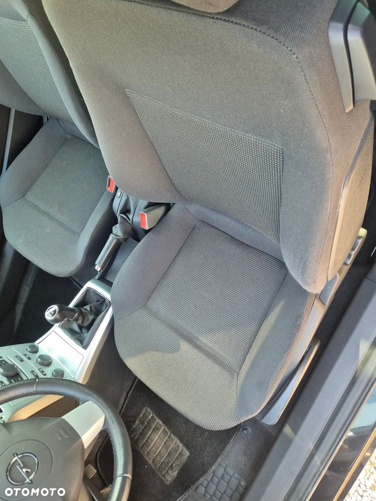 Opel Astra 1.6 Edition 111 Jahre - 9