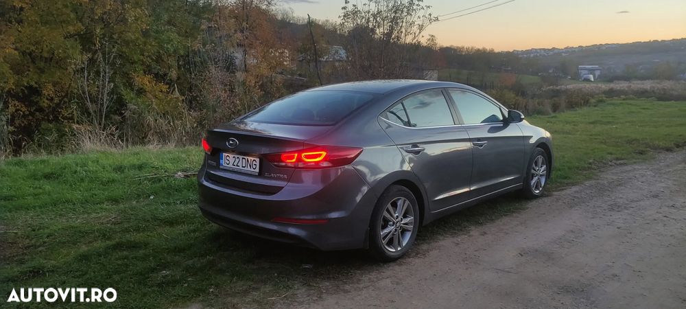 Hyundai Elantra 1.6 MPi Classic - 10