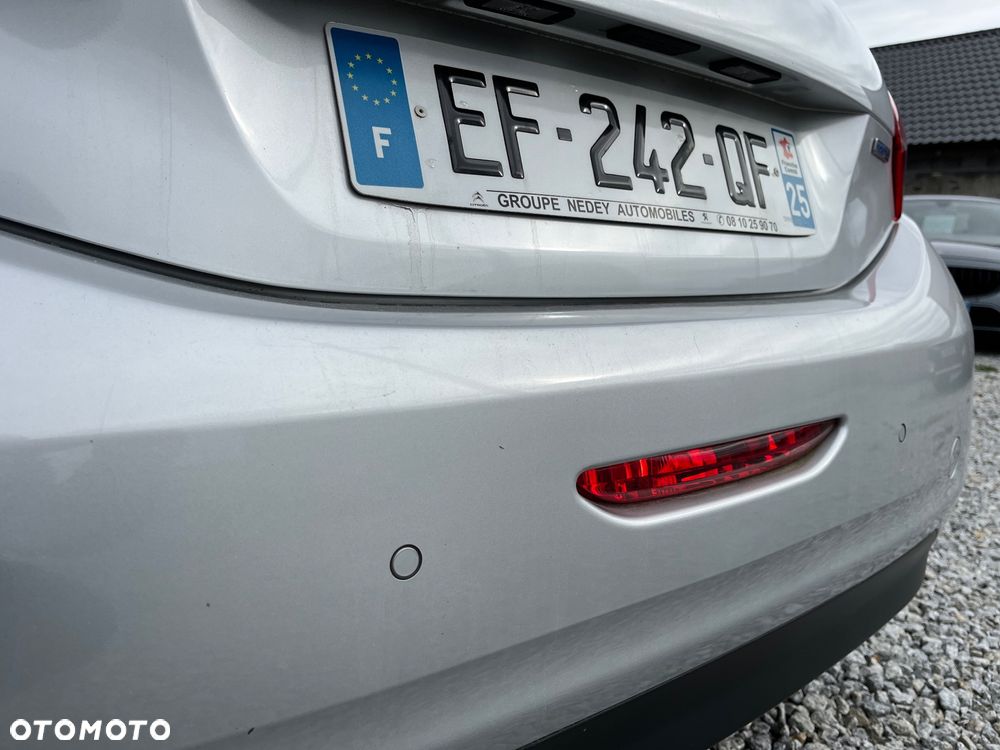 Peugeot 208 1.2 PureTech Style - 10