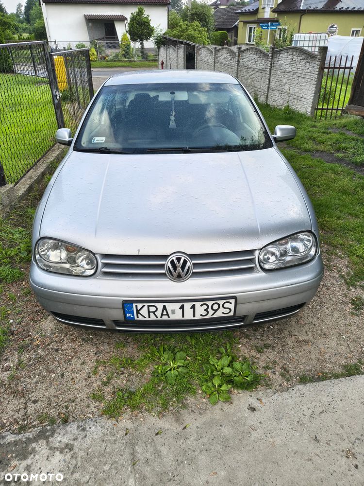 Volkswagen Golf - 1