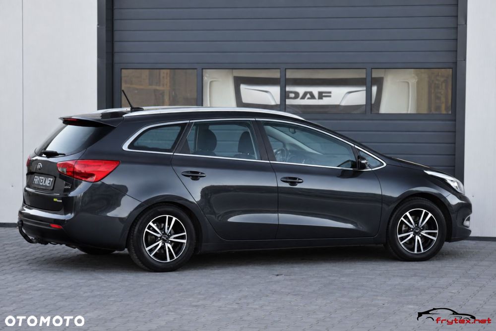 Kia Ceed - 12