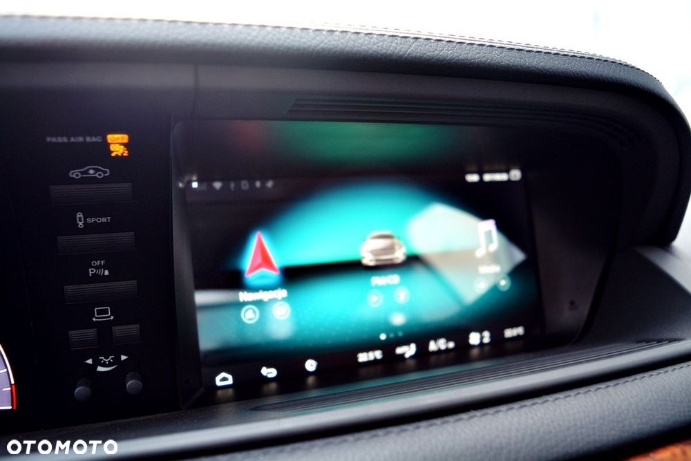 Mercedes-Benz CL 500 4Matic (BlueEFFICIENCY) 7G-TRONIC - 36