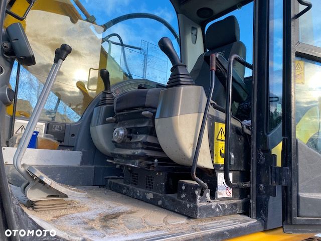 JCB JS260NC - 15