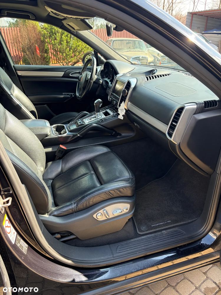 Porsche Cayenne - 16