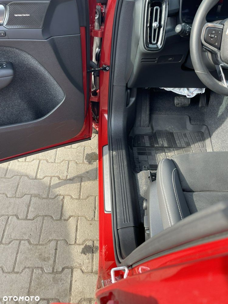 Volvo XC 40 B4 B AWD Geartronic RDesign - 8