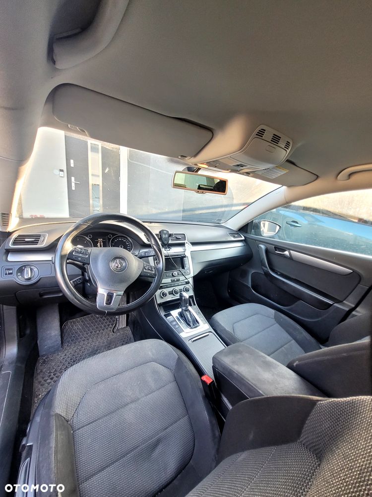 Volkswagen Passat 2.0 TDI Comfortline DSG - 6