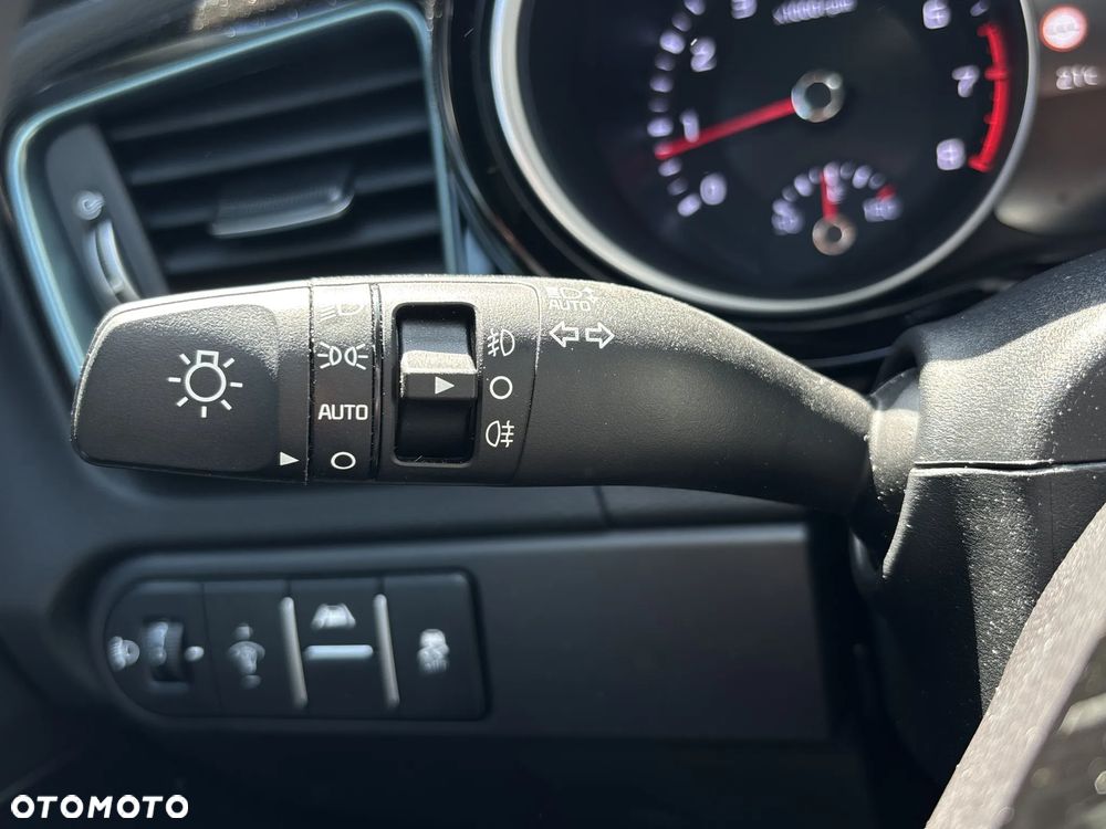 Kia XCeed 1.6 T-GDI Tribute DCT - 24