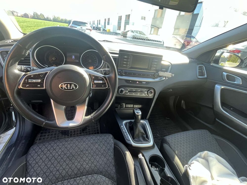 Kia Ceed 1.6 CRDi mHEV M - 9