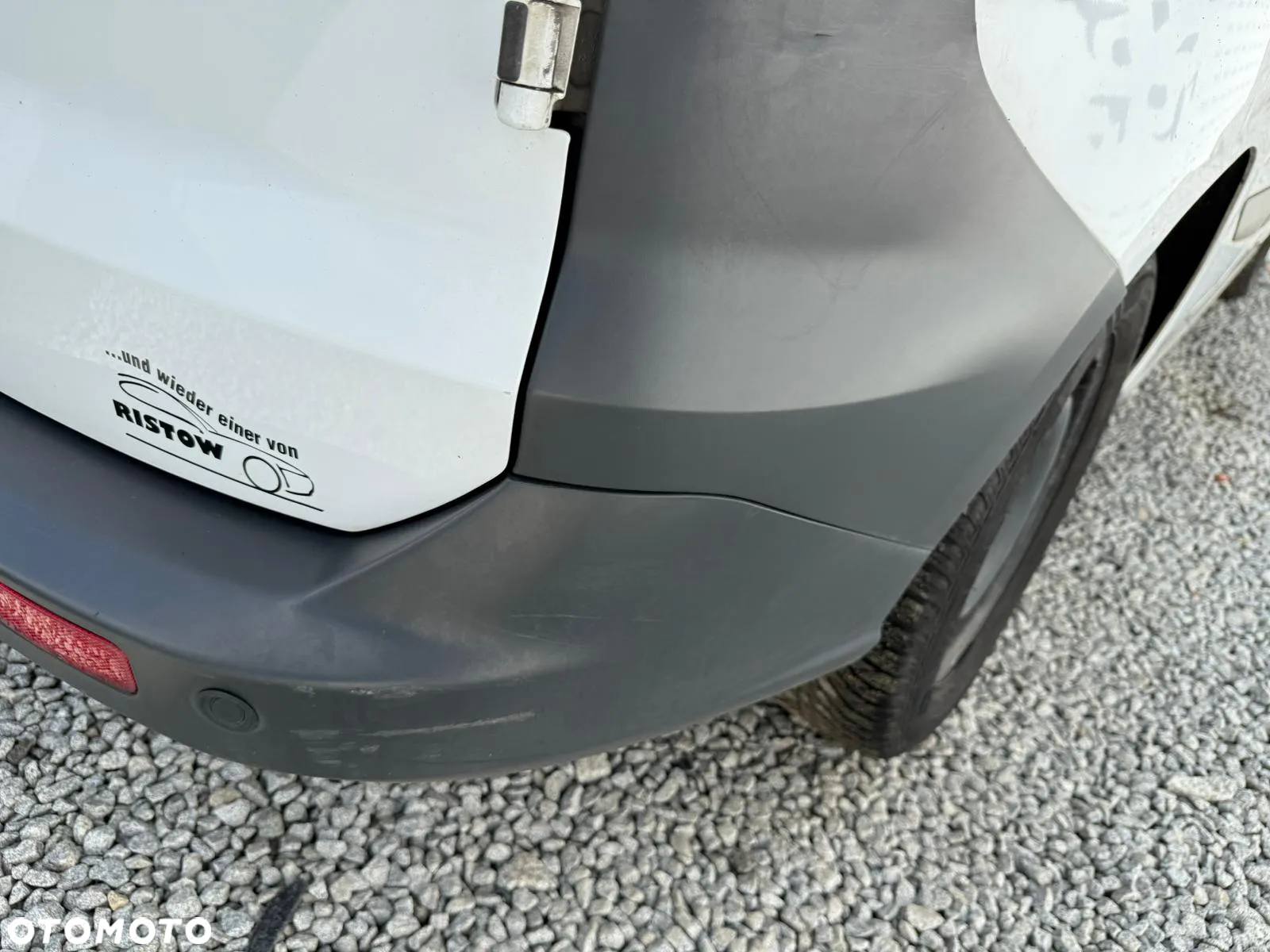 Ford Transit Courier - 13