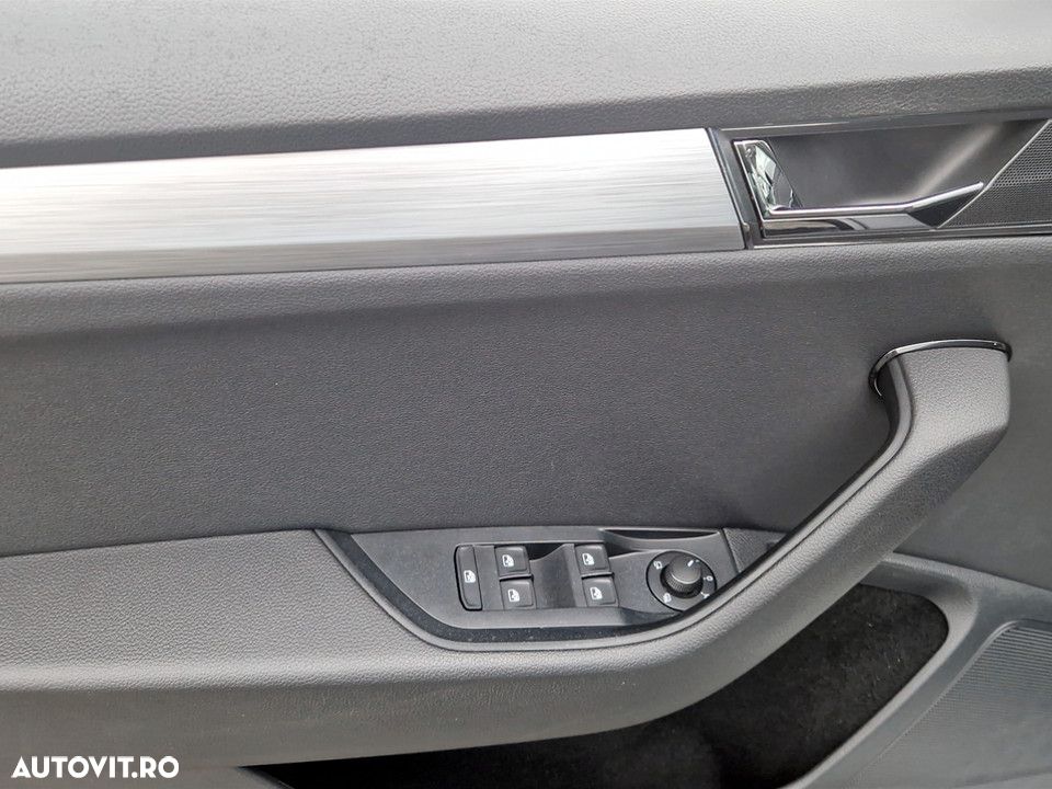 Skoda Superb 2.0 TDI DSG Ambition - 17