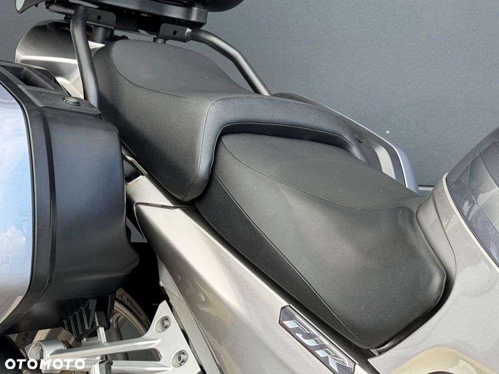 Yamaha FJR - 12