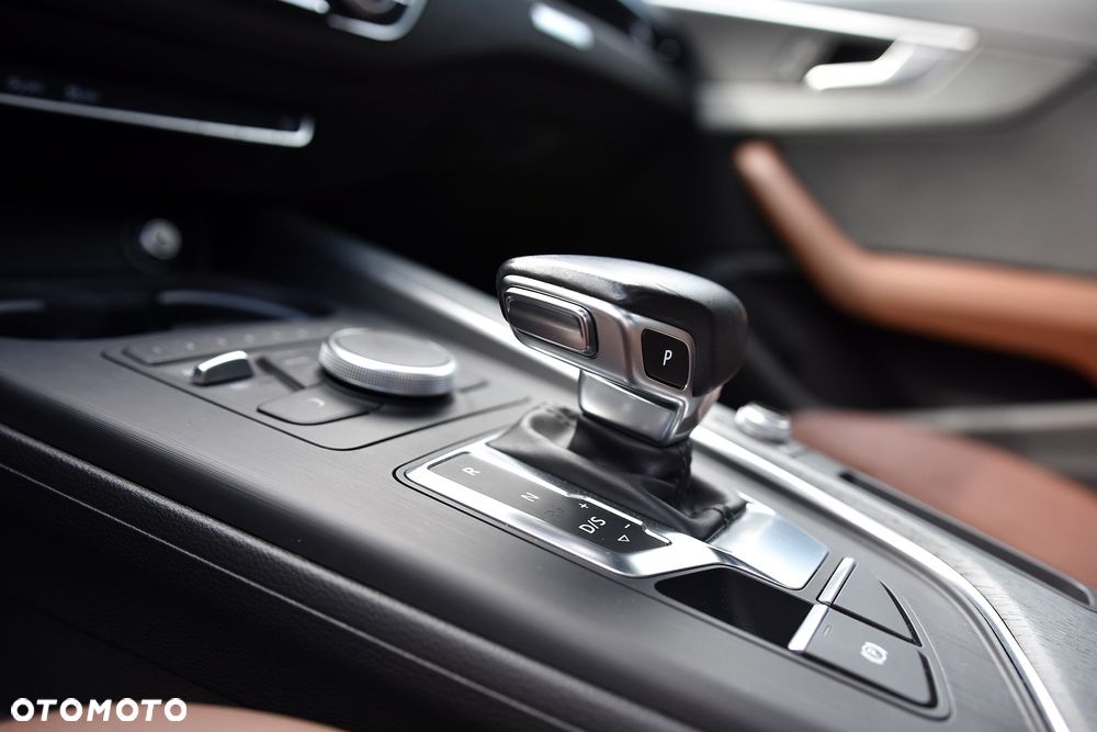 Audi A4 Limousine - 11