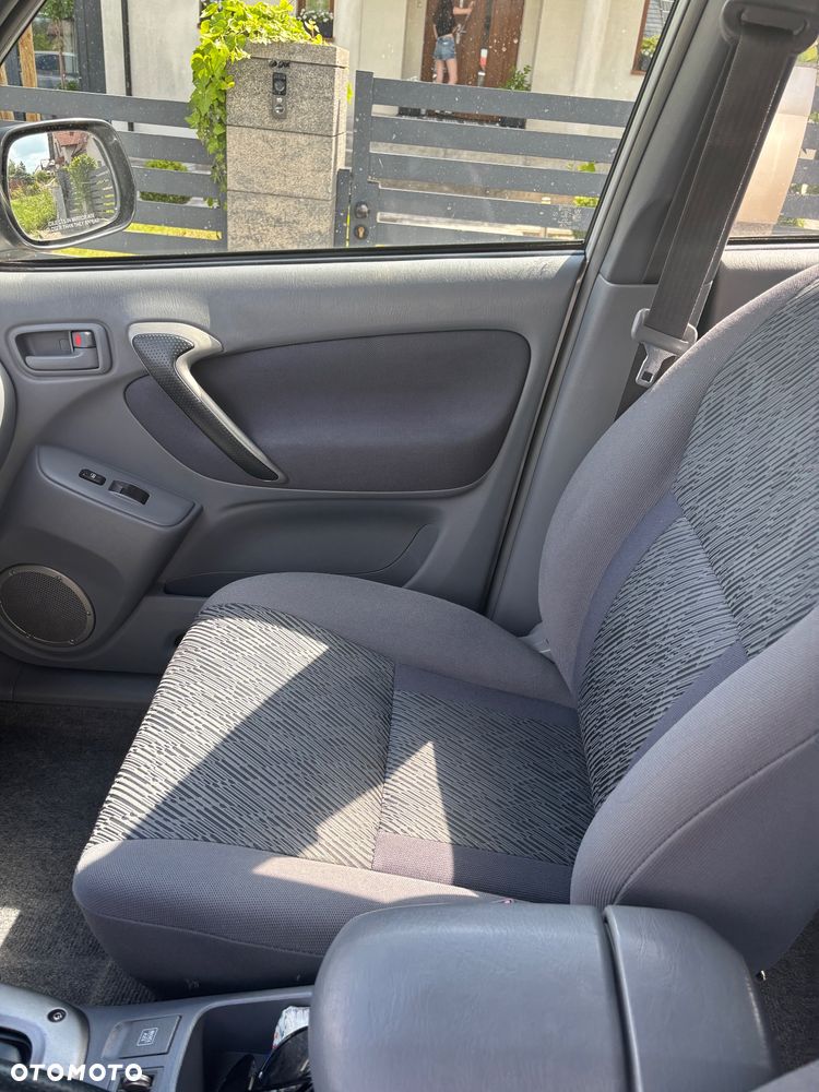 Toyota RAV4 2.0 VVT-i Sol - 17