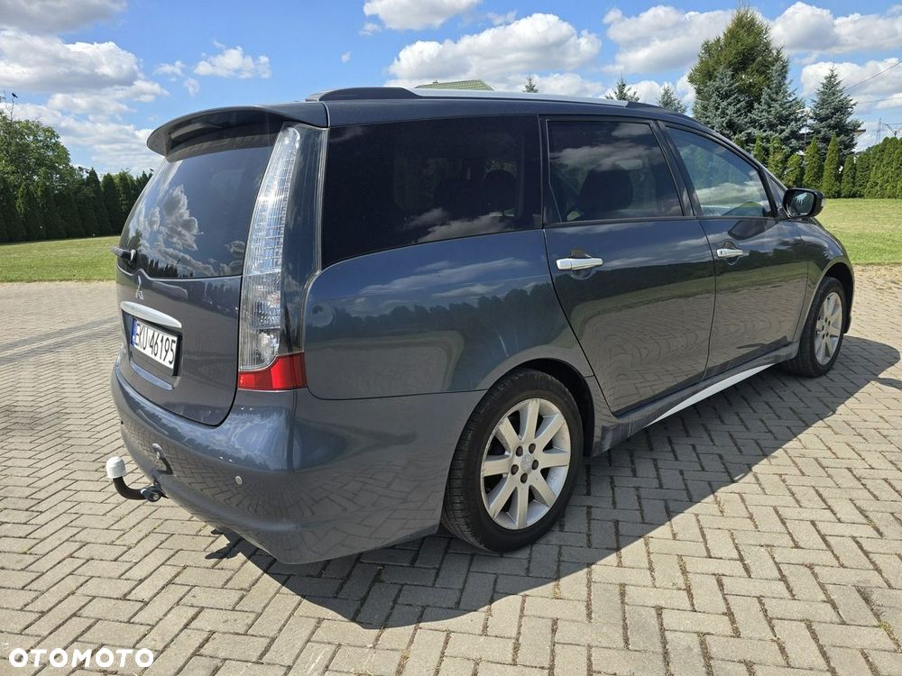Mitsubishi Grandis - 6