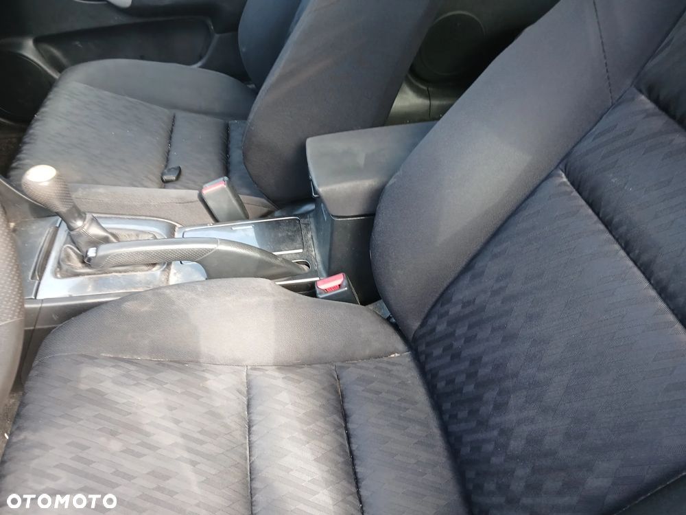 honda accord tourer VII NH658P fotel fotele kanapa deska kokpit podsufitka boczek boczki klamka - 6