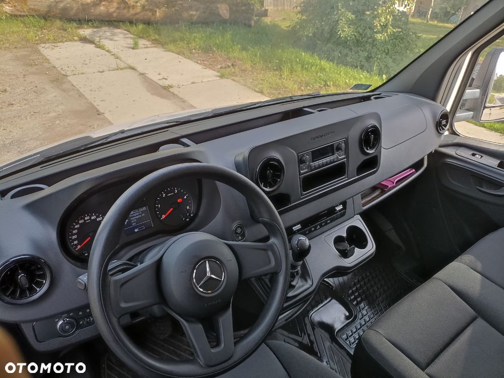 Mercedes-Benz Sprinter - 3