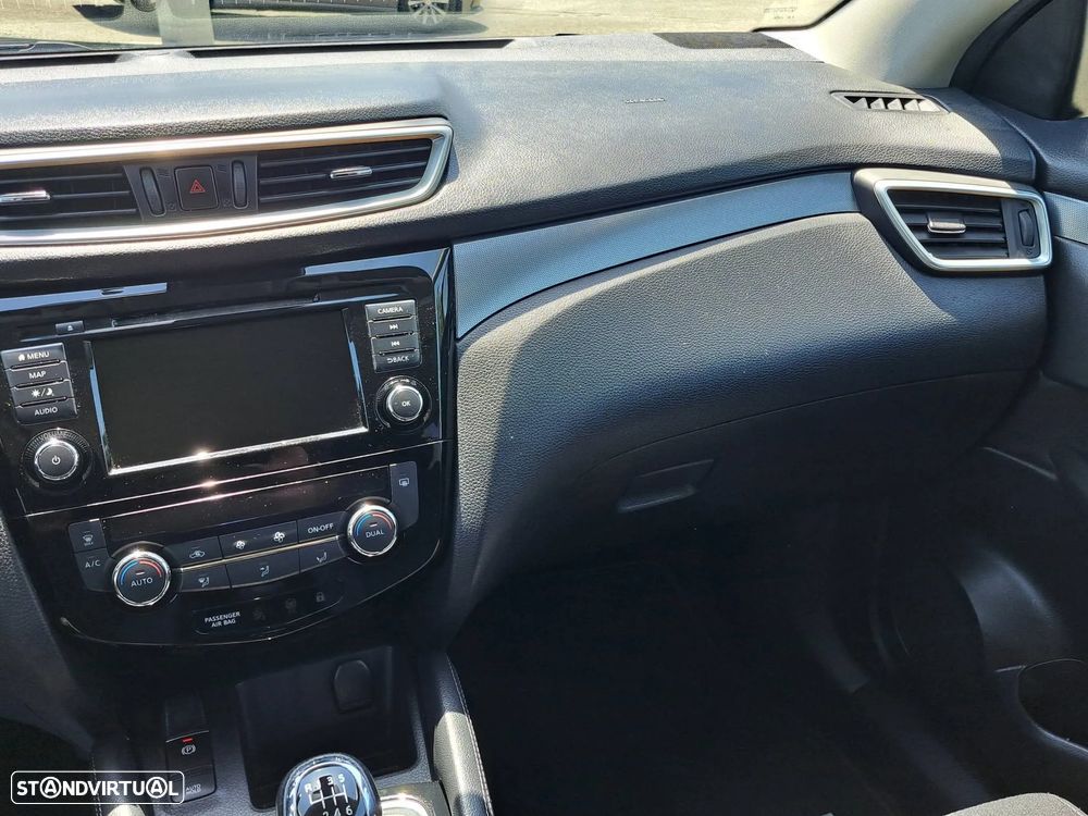 Nissan Qashqai 1.3 DIG-T N-Connecta J18 - 16