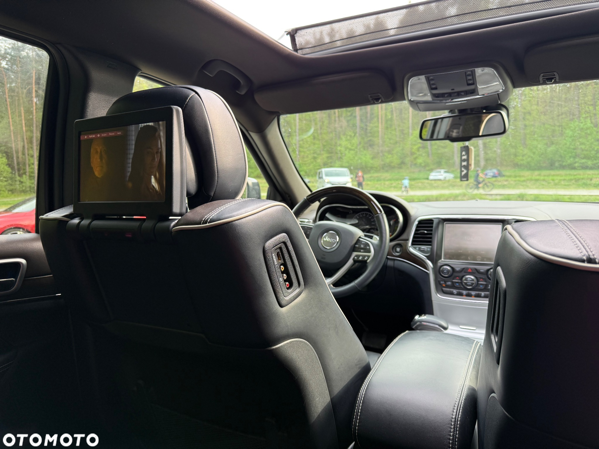 Jeep Grand Cherokee - 13