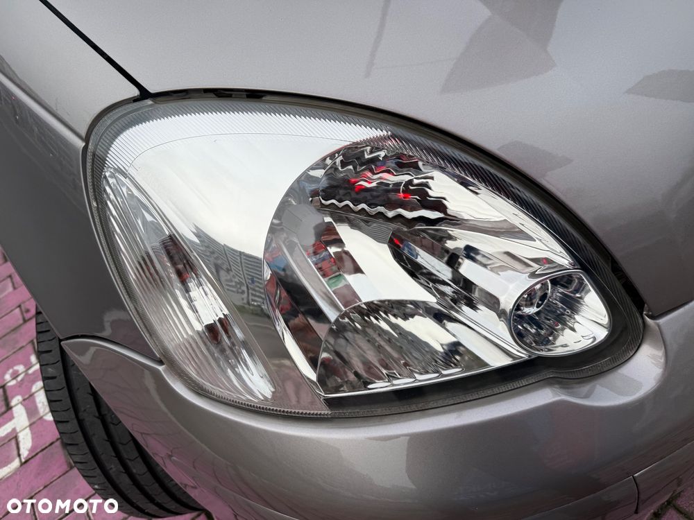 Toyota Yaris - 37