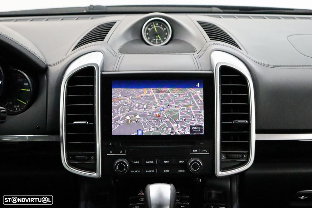 Porsche Cayenne - 21